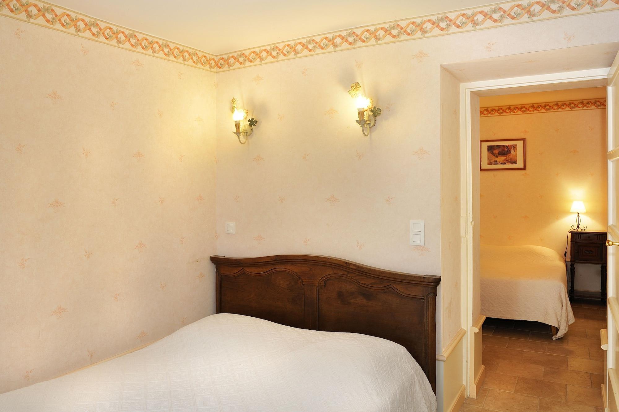 Logis Manoir De La Giraudiere Beaumont-en-Véron Dış mekan fotoğraf