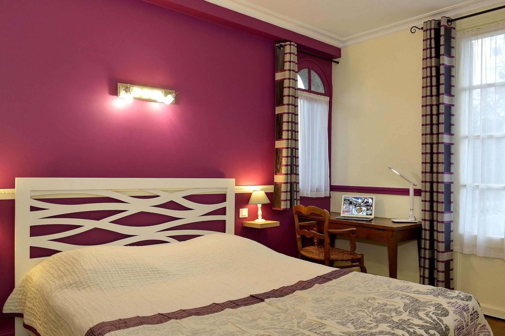 Logis Manoir De La Giraudiere Beaumont-en-Véron Dış mekan fotoğraf