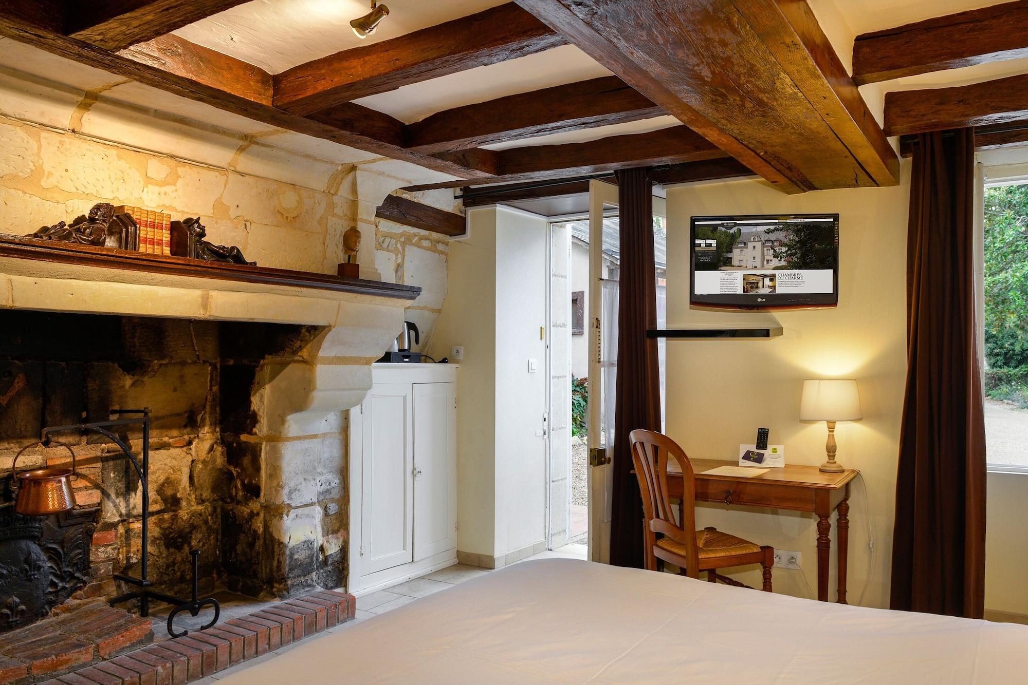 Logis Manoir De La Giraudiere Beaumont-en-Véron Dış mekan fotoğraf