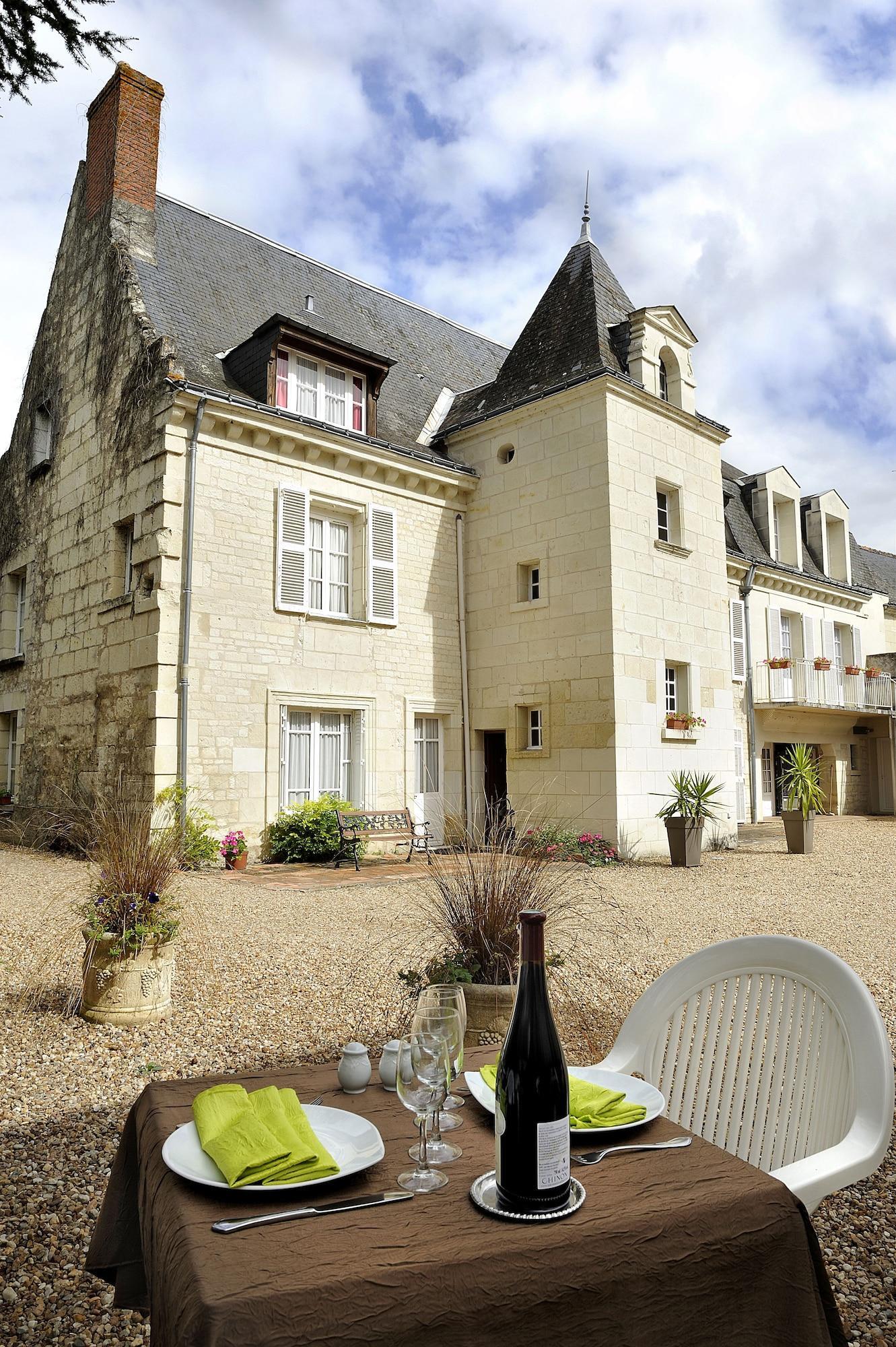 Logis Manoir De La Giraudiere Beaumont-en-Véron Dış mekan fotoğraf