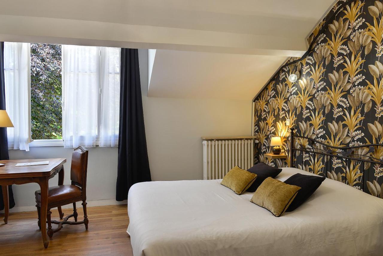 Logis Manoir De La Giraudiere Beaumont-en-Véron Dış mekan fotoğraf
