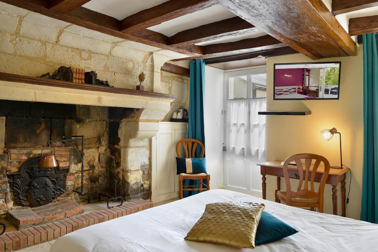 Logis Manoir De La Giraudiere Beaumont-en-Véron Dış mekan fotoğraf