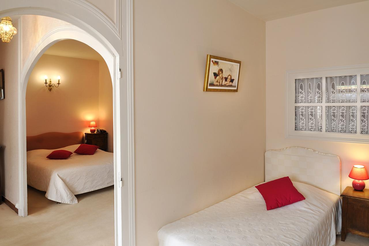 Logis Manoir De La Giraudiere Beaumont-en-Véron Dış mekan fotoğraf