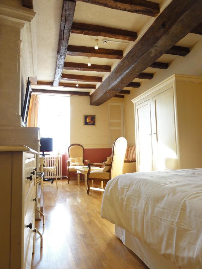 Logis Manoir De La Giraudiere Beaumont-en-Véron Dış mekan fotoğraf